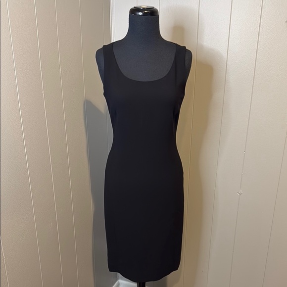 Z Ann Taylor Women’s 2 Black Sheath Mini Dress Scoop Neck Sleeveless - Picture 1 of 5